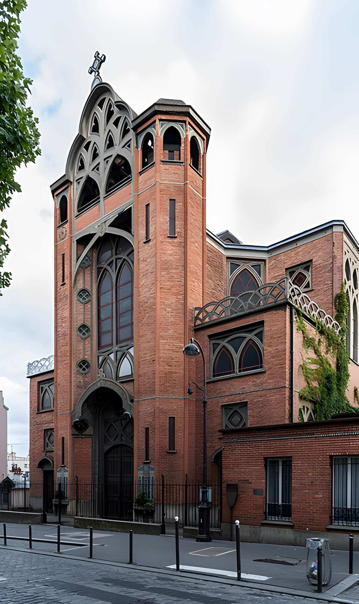 Église Saint-Jean de Montmartre à Paris