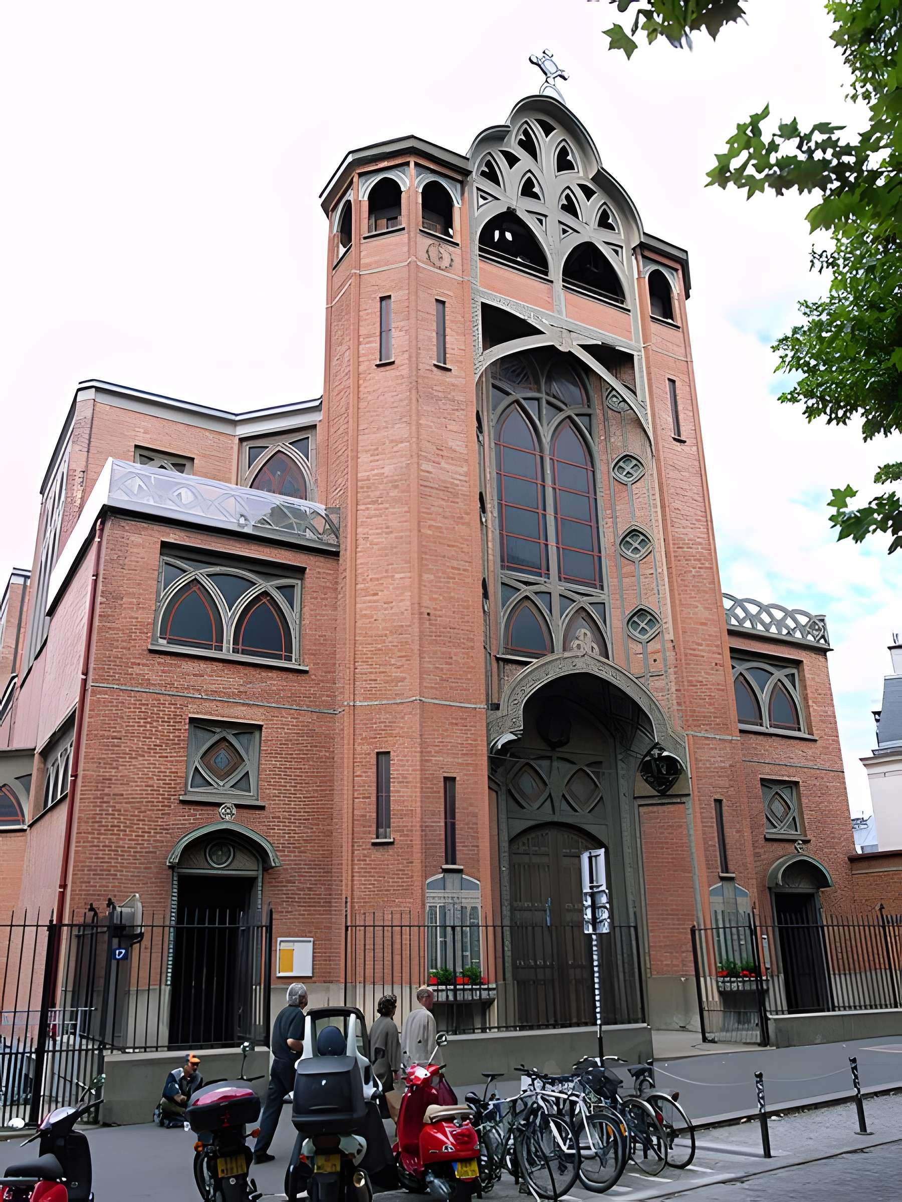 Église Saint-Jean de Montmartre à Paris