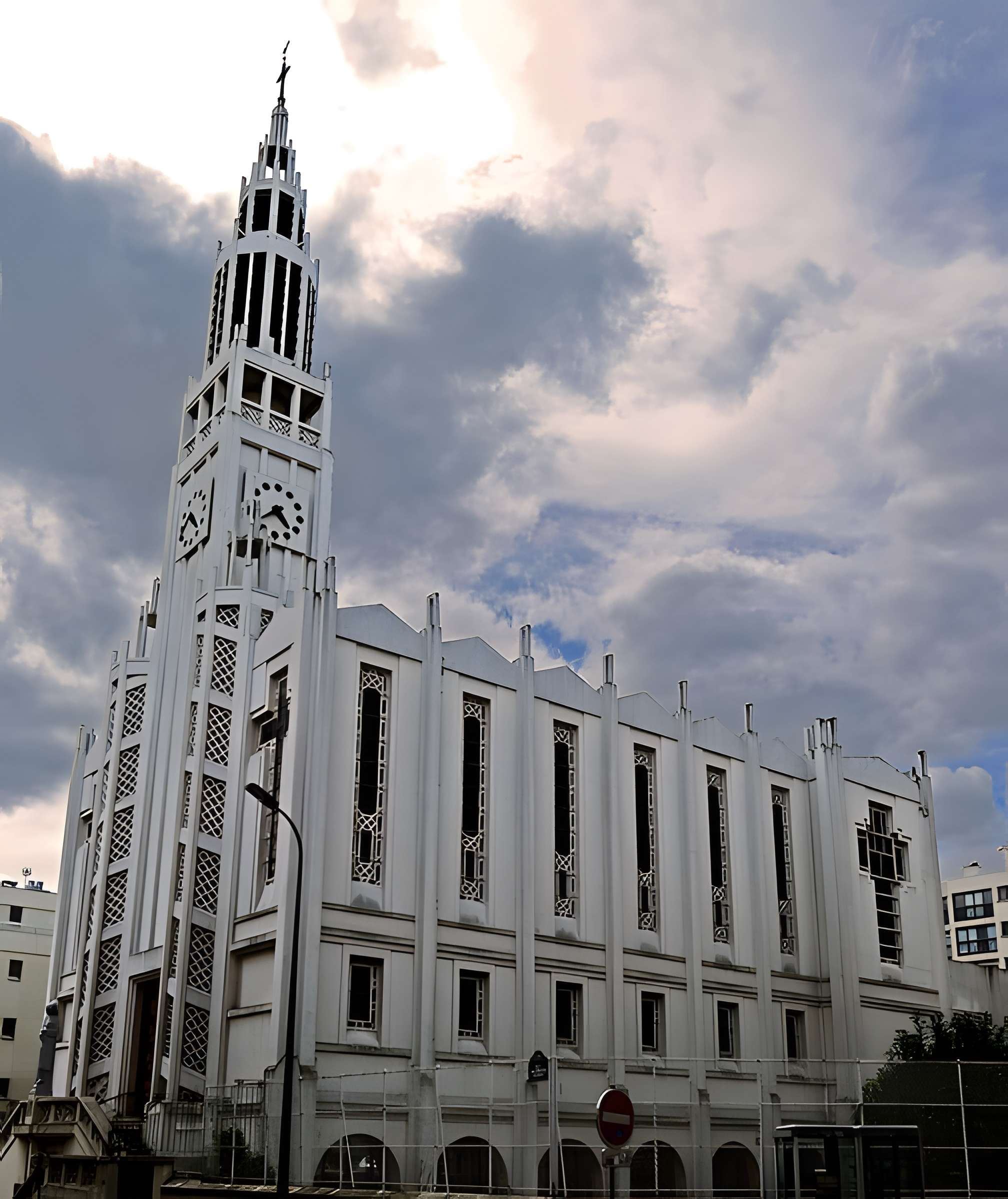 Église Saint-Jean-Bosco à Paris 