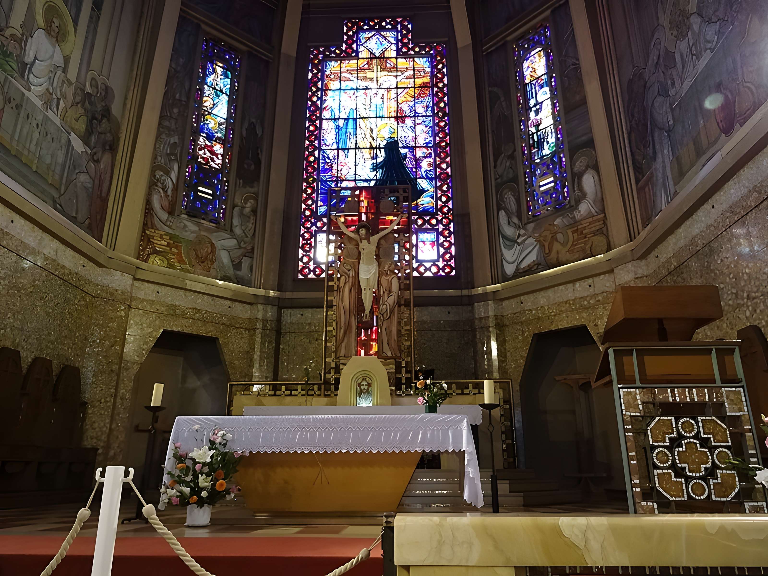 Église Saint-Jean-Bosco à Paris