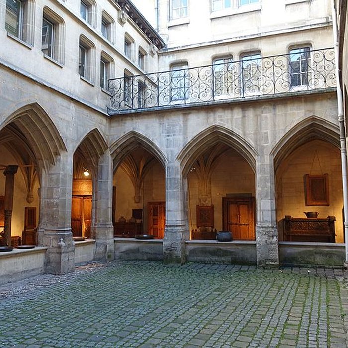 Photo de Temple des Billettes ancien couvent des Carmes-Billettes