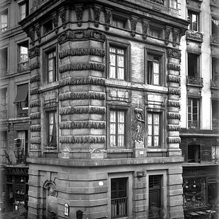 Photo de Fontaine de la Croix du Trahoir à Paris
