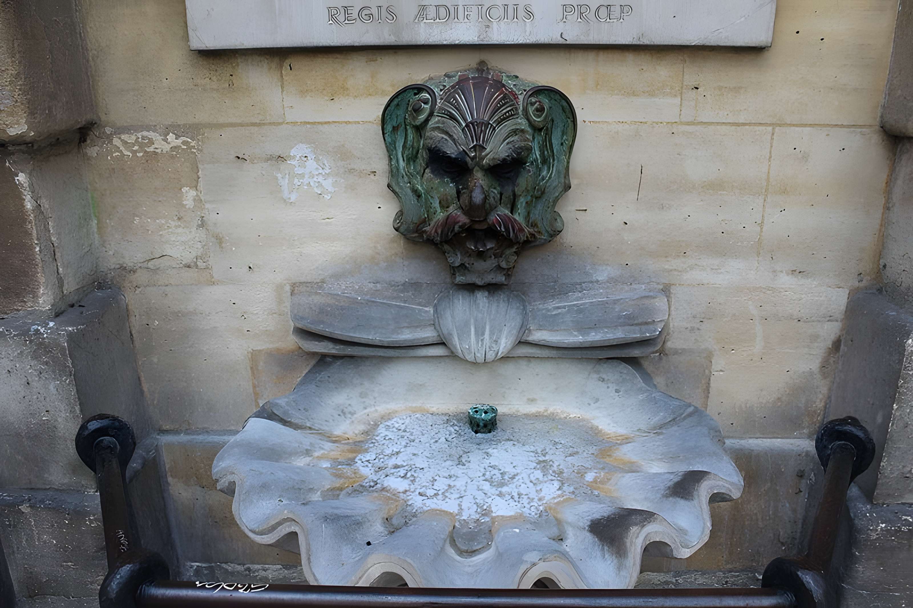 Fontaine de la Croix du Trahoir à Paris