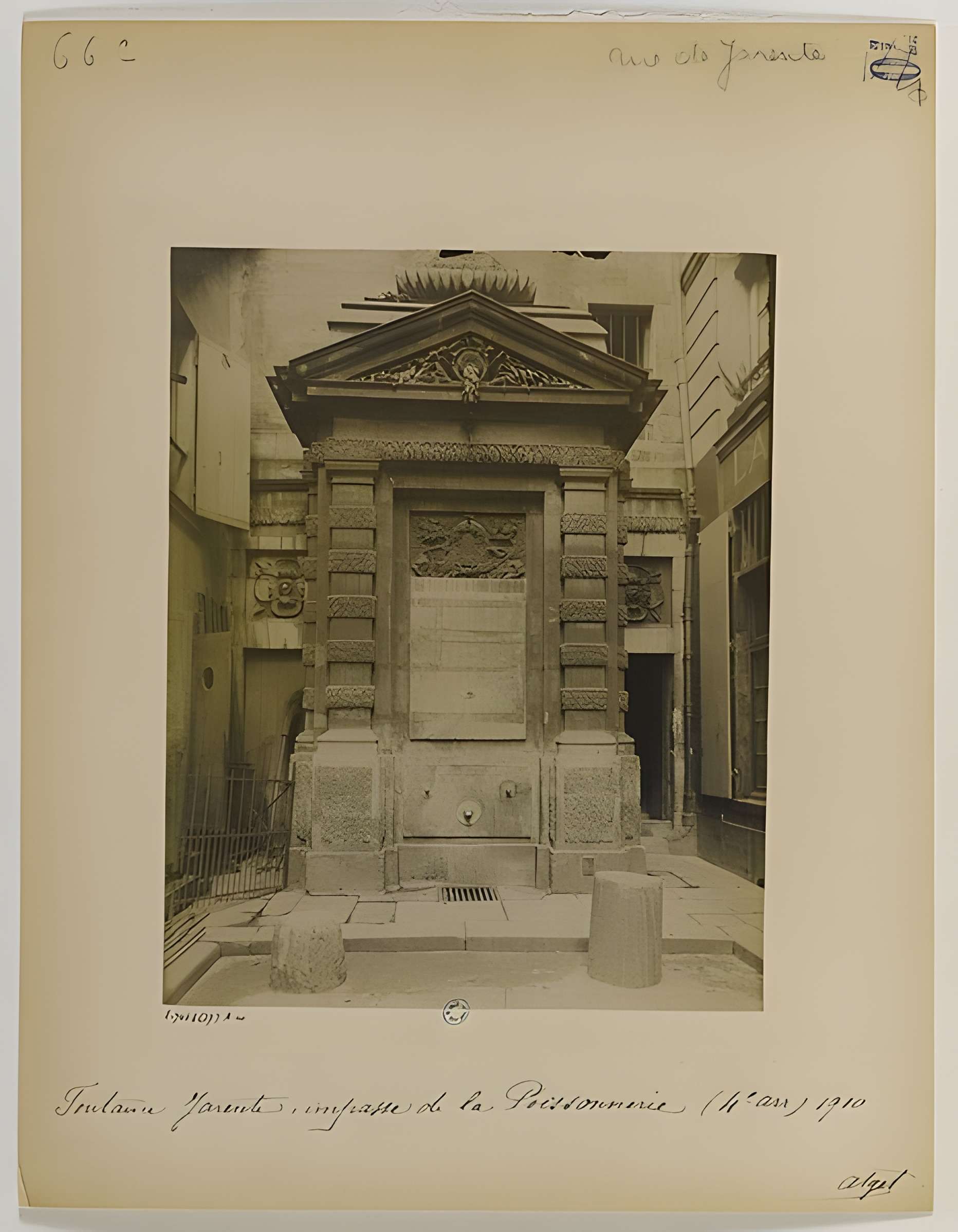 Fontaine de Jarente à Paris