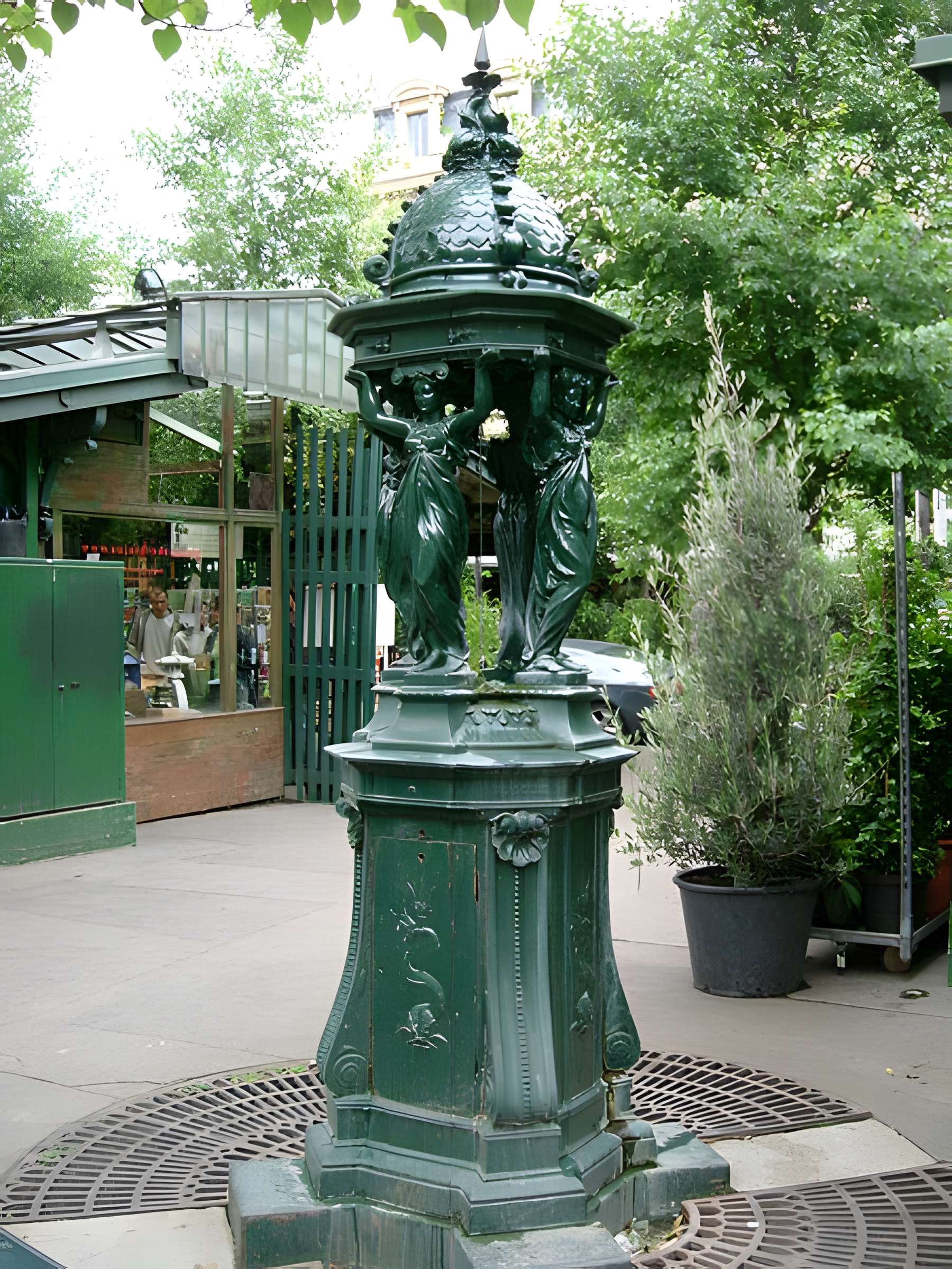 Fontaines Wallace de la place Louis-Lépine à Paris