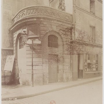 Fontaine du Pot-de-Fer à Paris