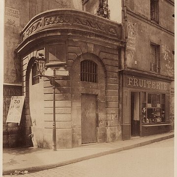 Fontaine du Pot-de-Fer à Paris