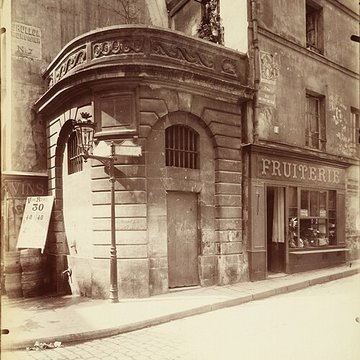 Fontaine du Pot-de-Fer à Paris
