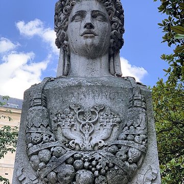 Fontaine du Marché-aux-Carmes à Paris