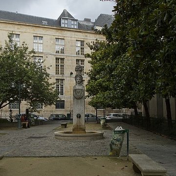 Fontaine du Marché-aux-Carmes à Paris