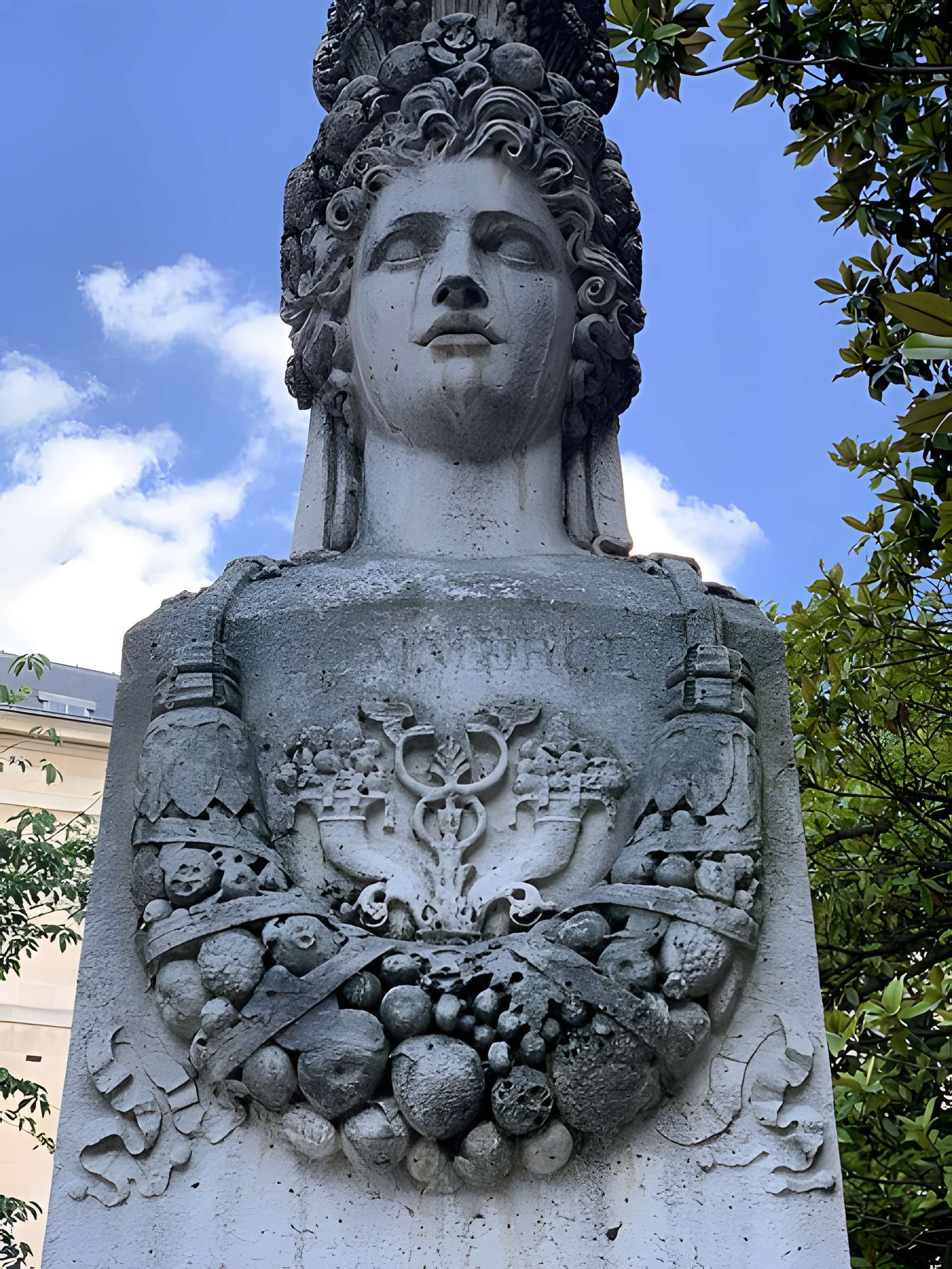 Fontaine du Marché-aux-Carmes à Paris