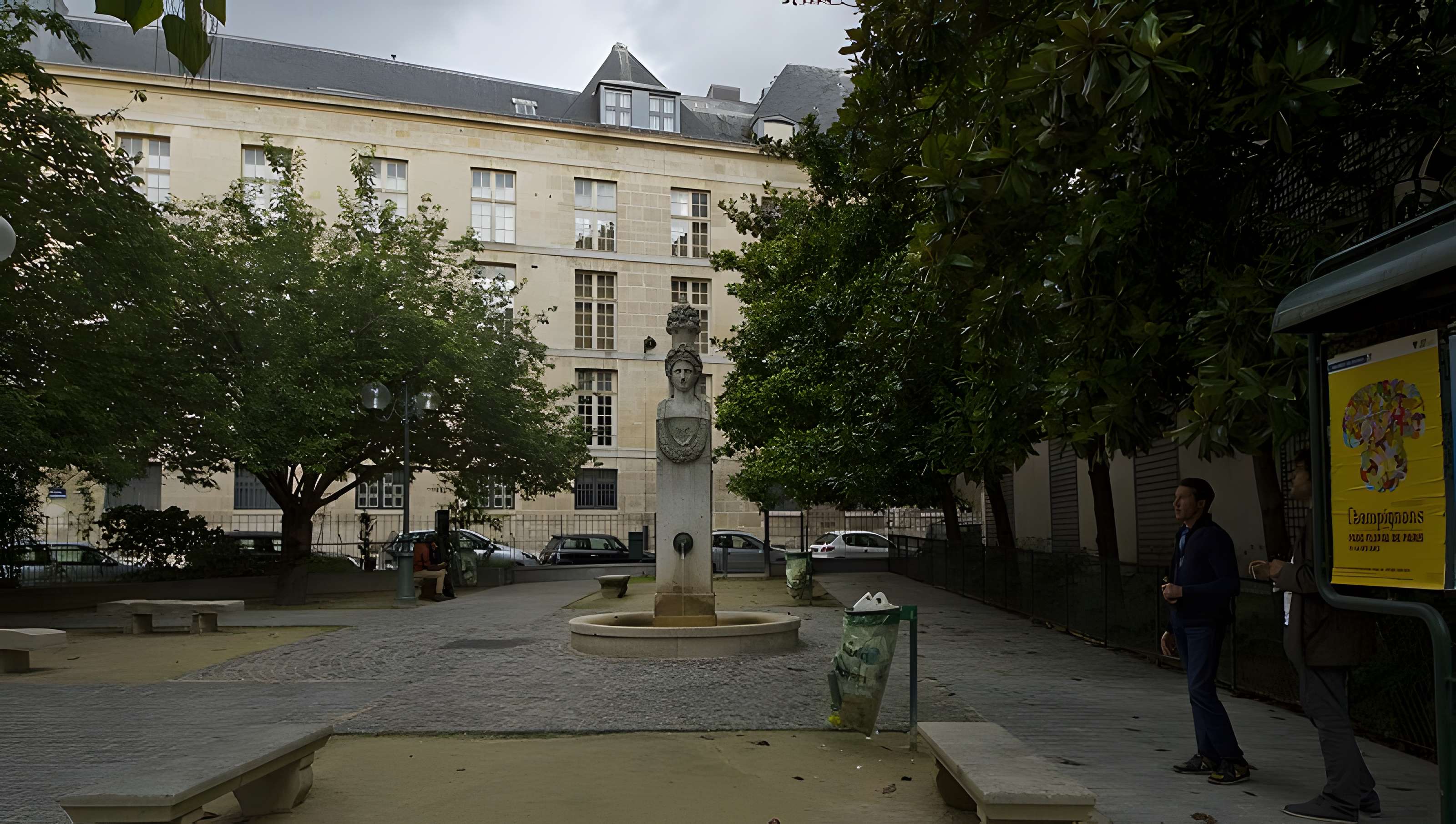 Fontaine du Marché-aux-Carmes à Paris
