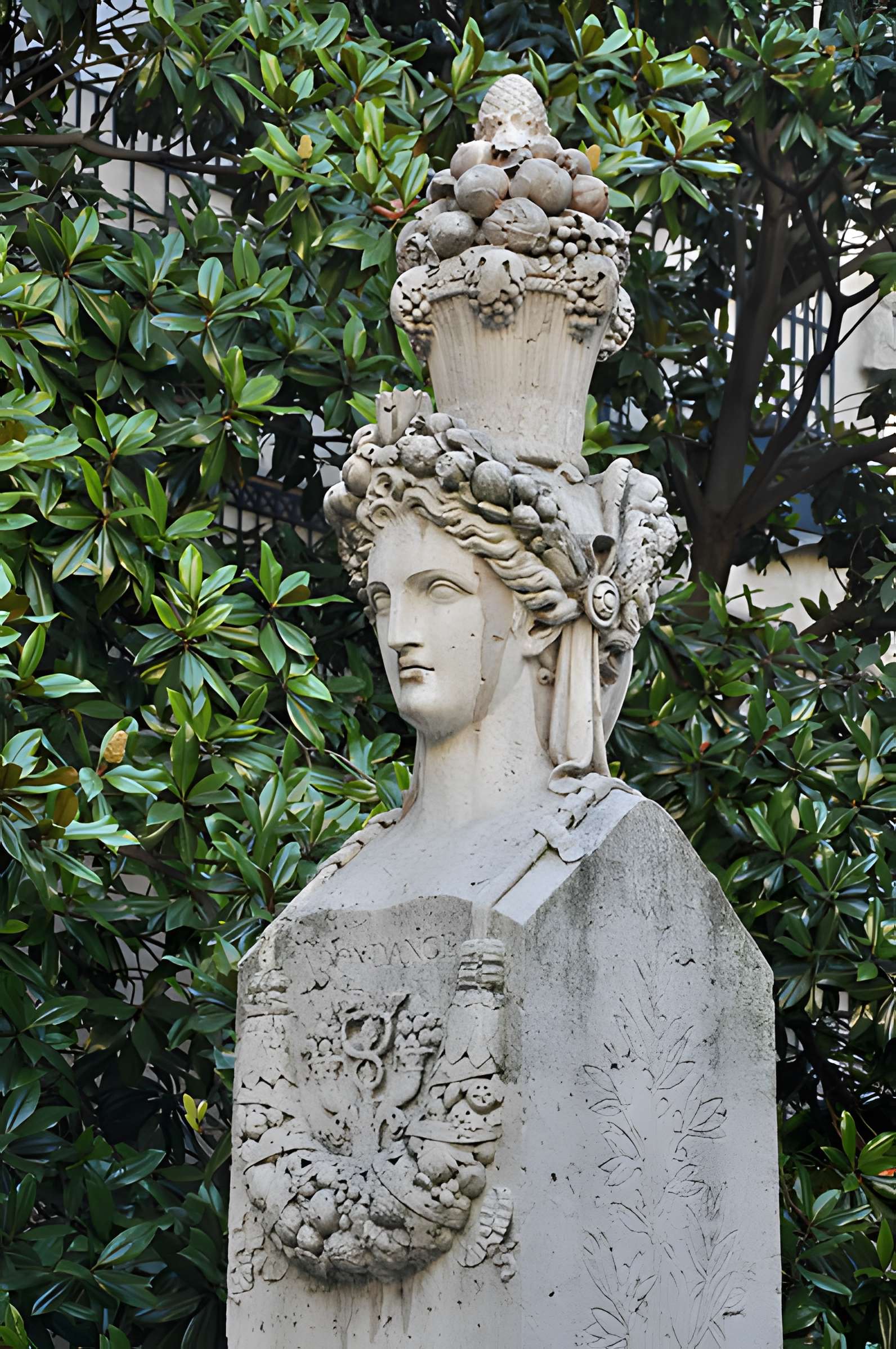 Fontaine du Marché-aux-Carmes à Paris