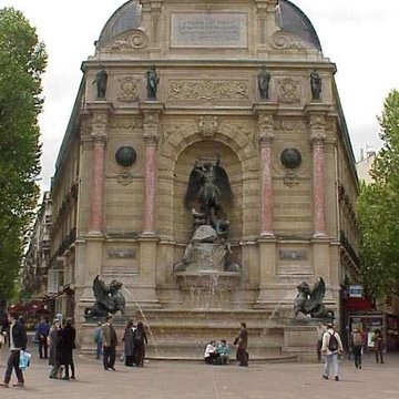 Fontaine Saint-Michel à Paris