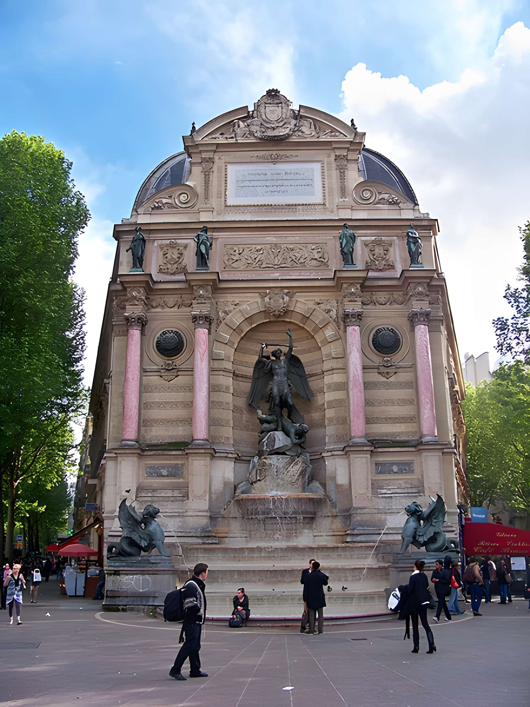 Fontaine Saint-Michel à Paris