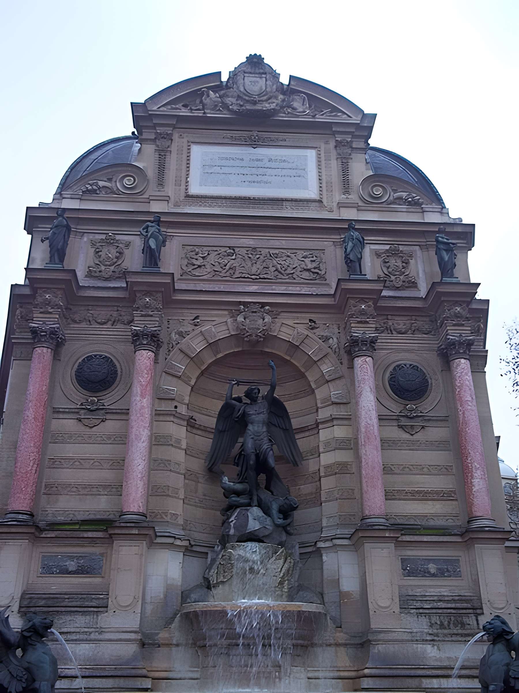 Fontaine Saint-Michel à Paris