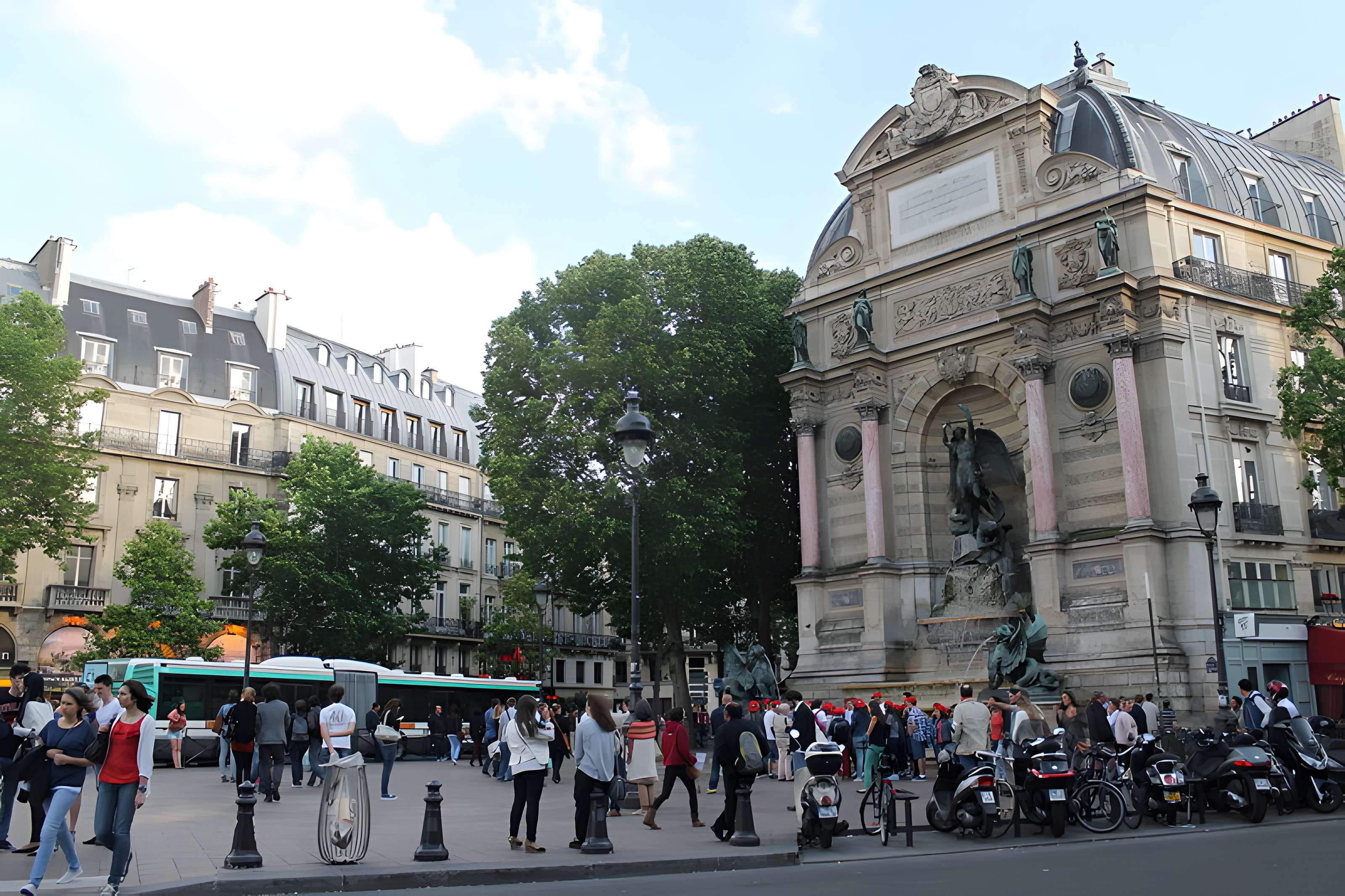 Fontaine Saint-Michel à Paris