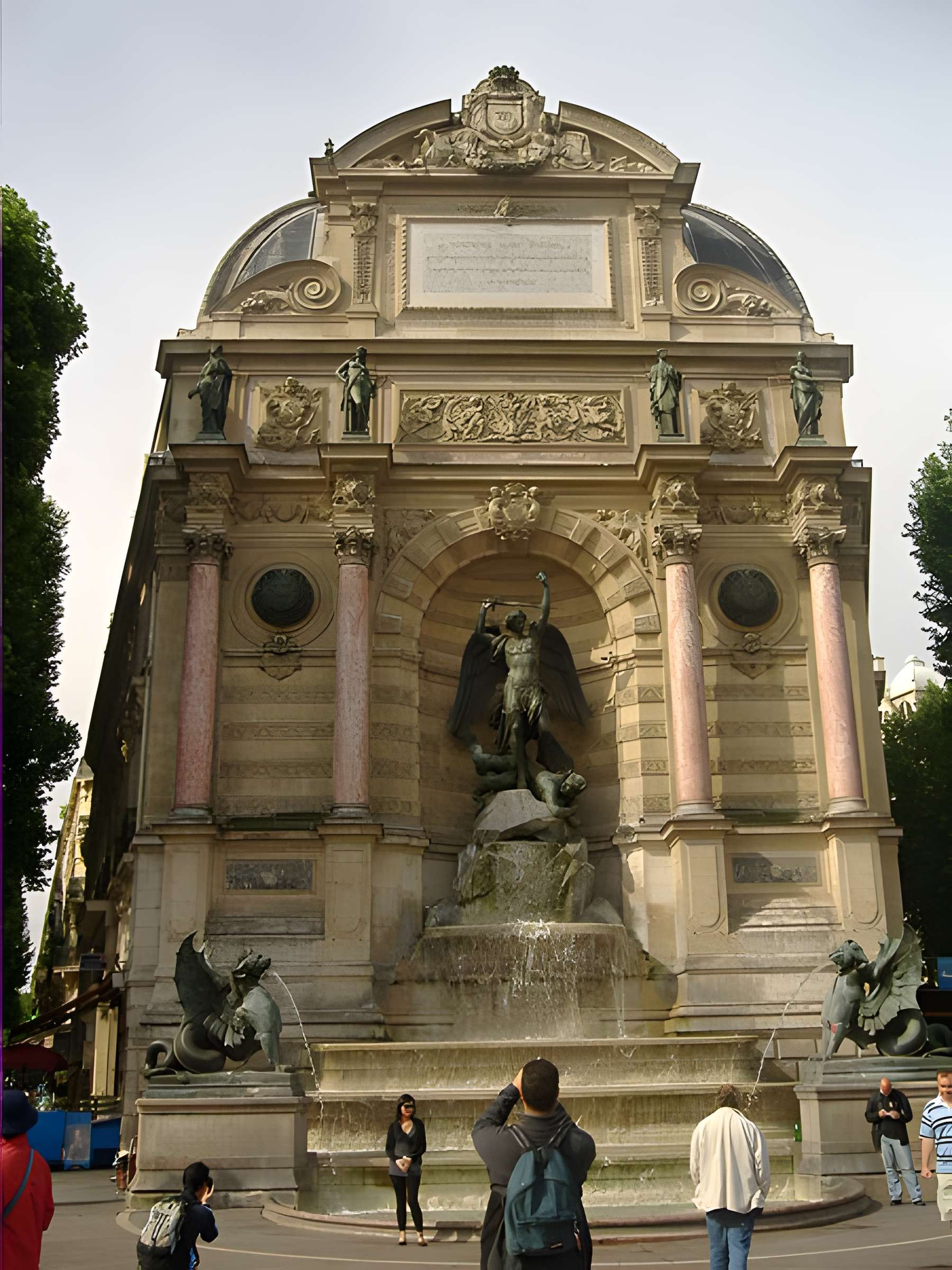 Fontaine Saint-Michel à Paris