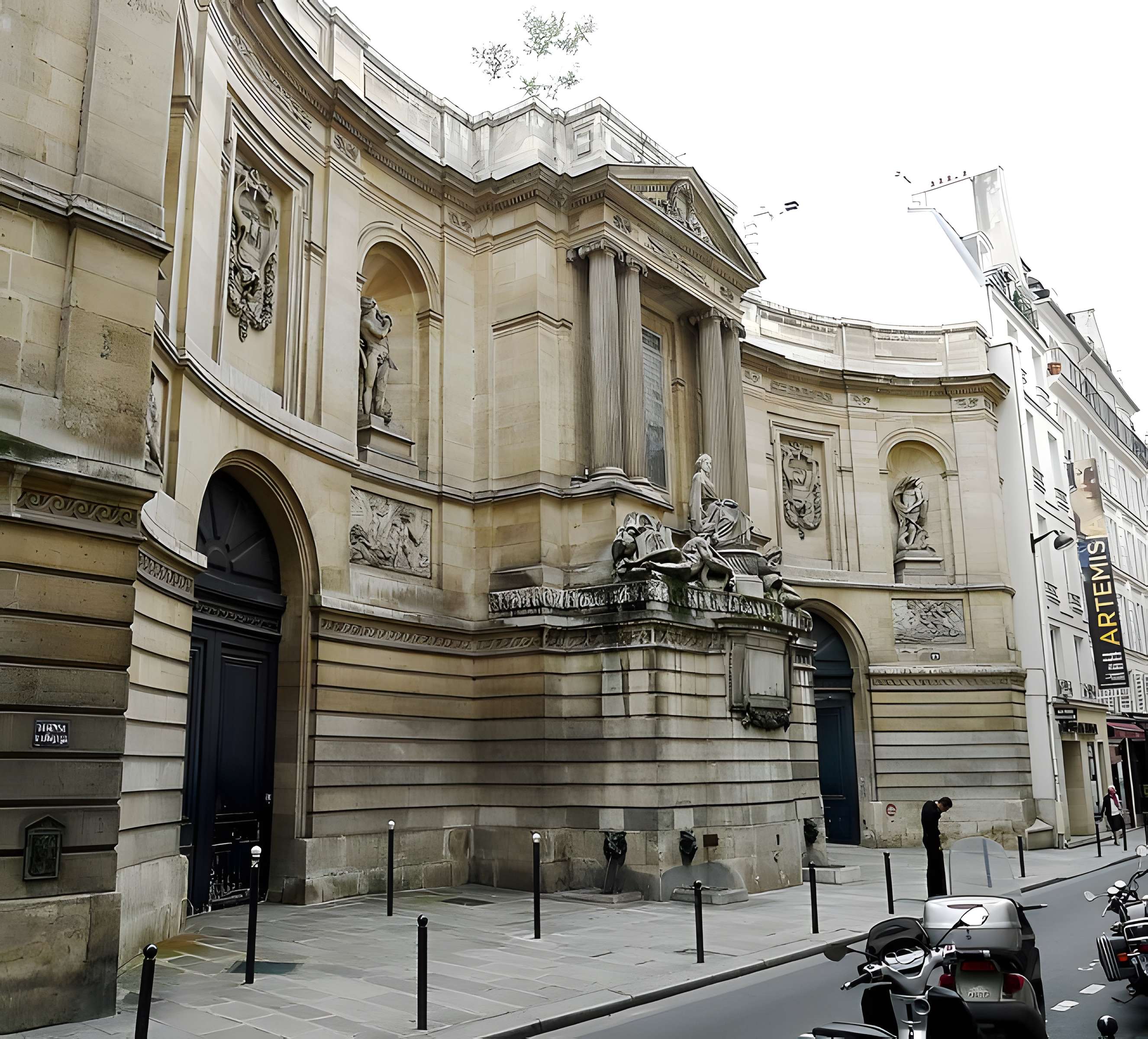 Fontaine des Quatre-Saisons à Paris