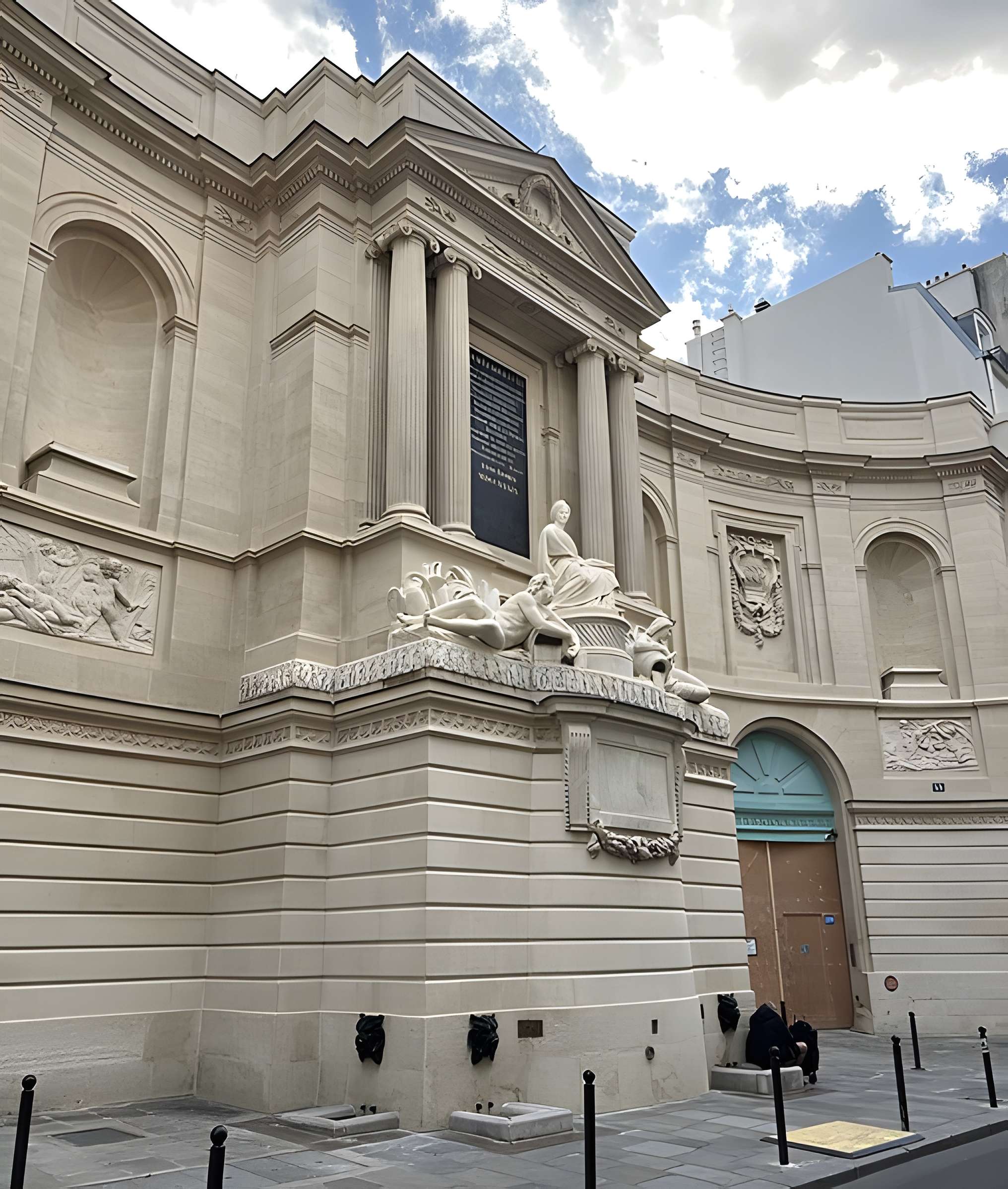 Fontaine des Quatre-Saisons à Paris