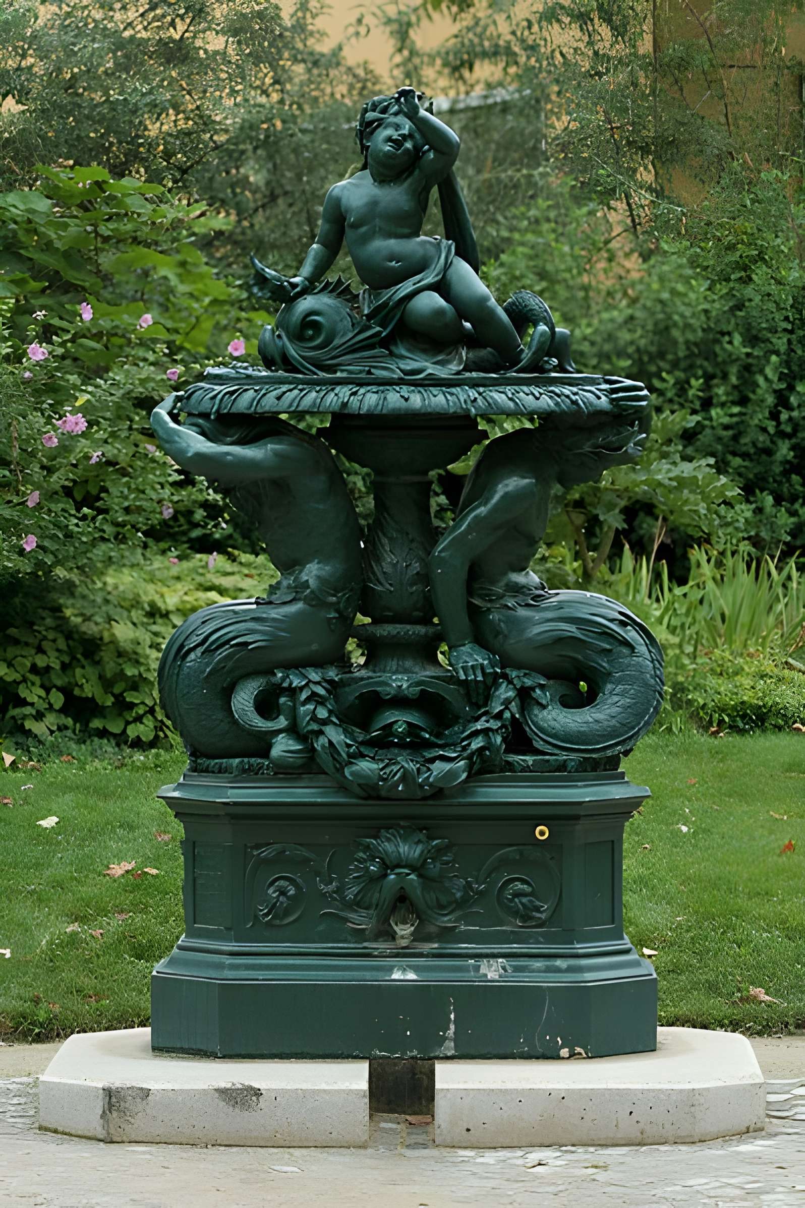 Fontaine du jardin Villemin à Paris 