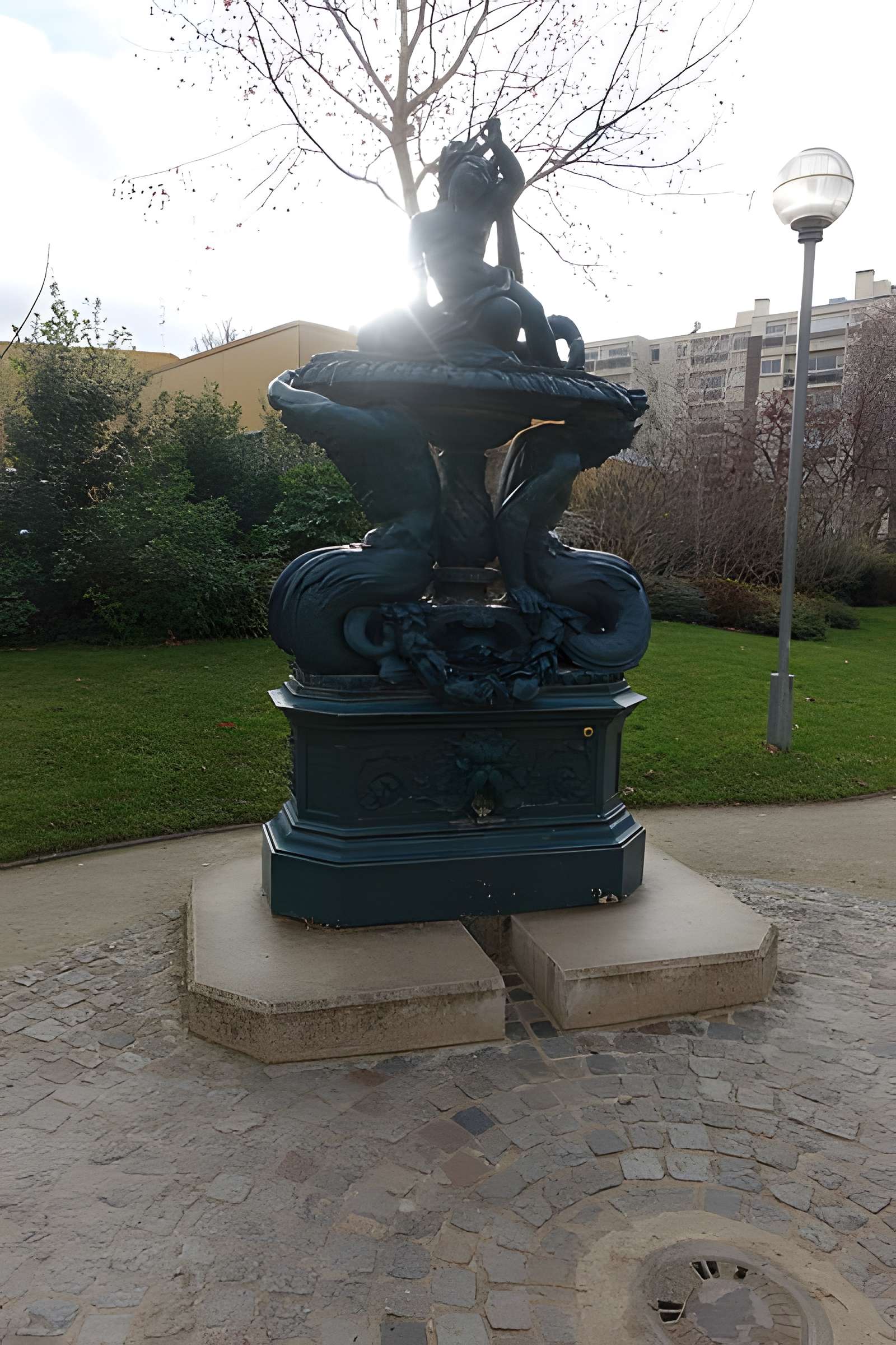 Fontaine du jardin Villemin à Paris