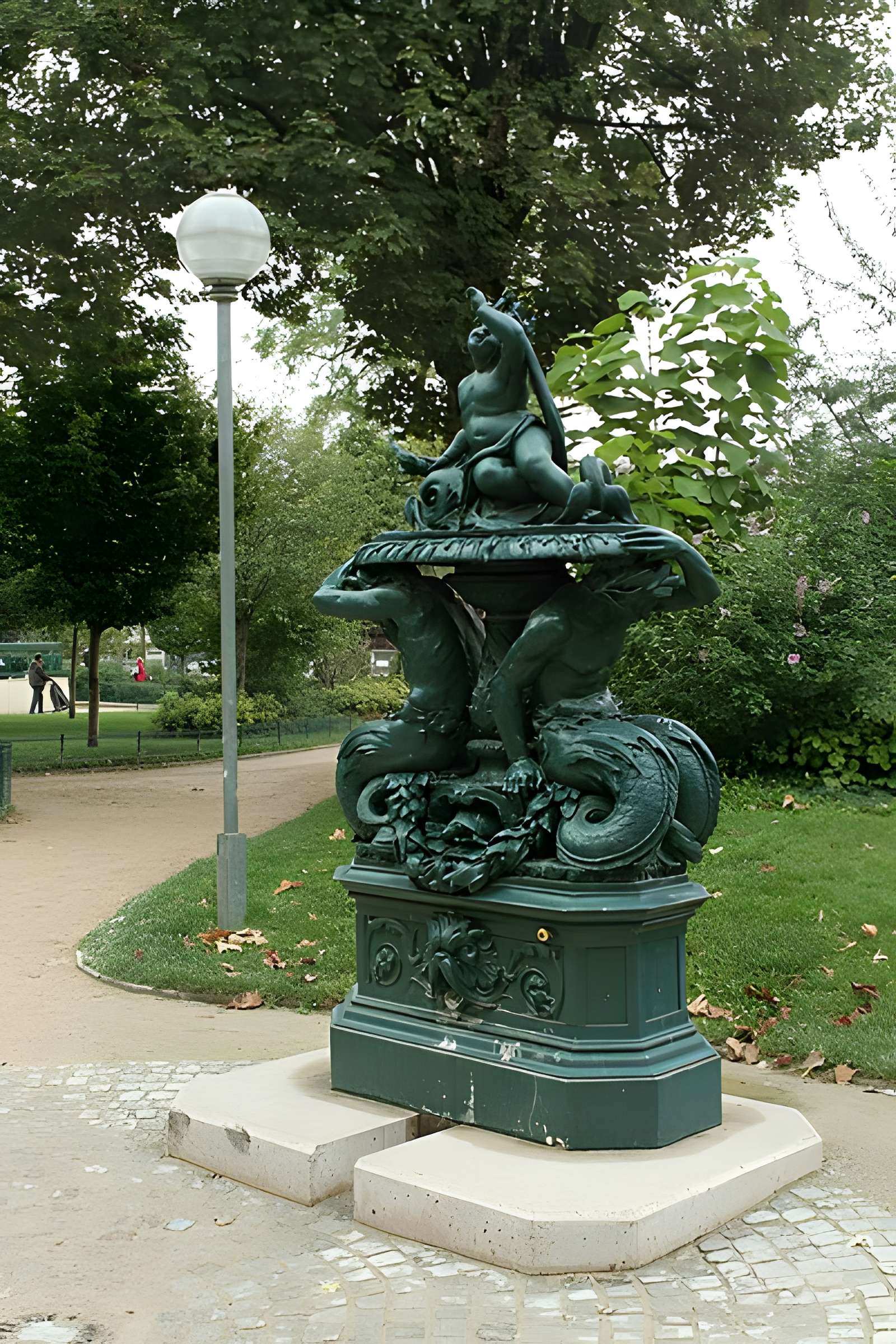 Fontaine du jardin Villemin à Paris