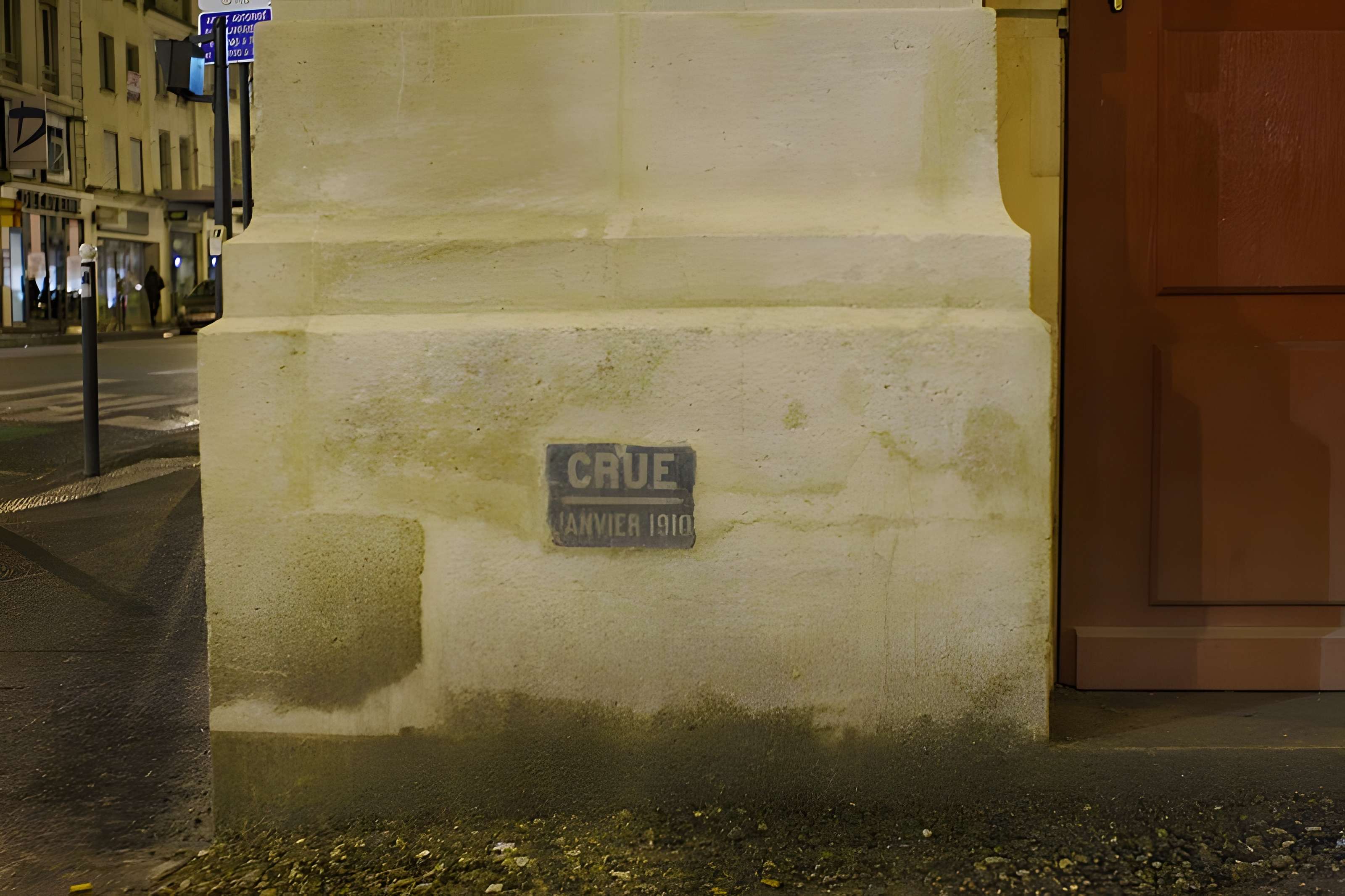 Fontaine de Charonne ou Trogneux à Paris