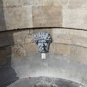 Fontaine de la Petite-Halle ou Montreuil à Paris