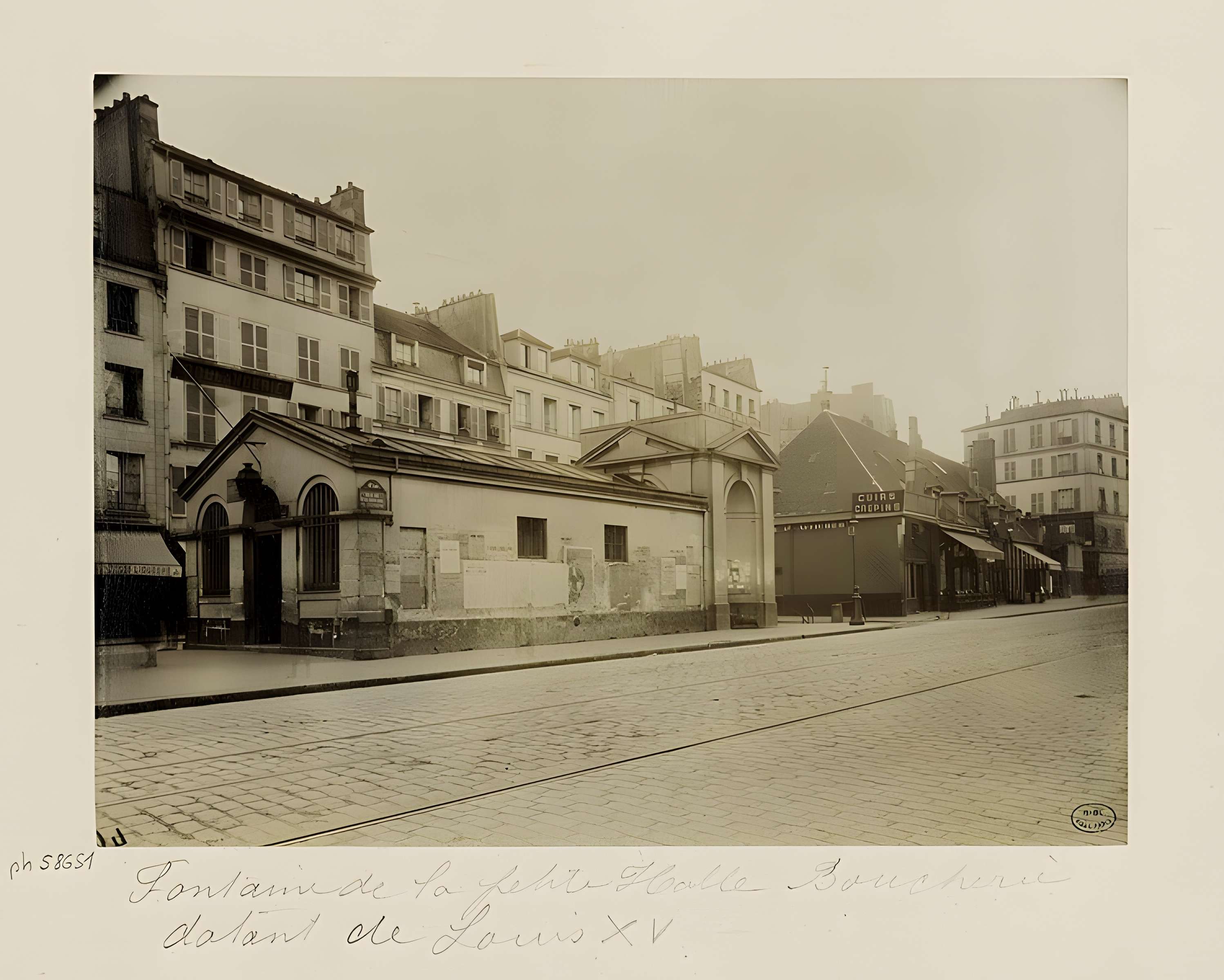 Fontaine de la Petite-Halle ou Montreuil à Paris