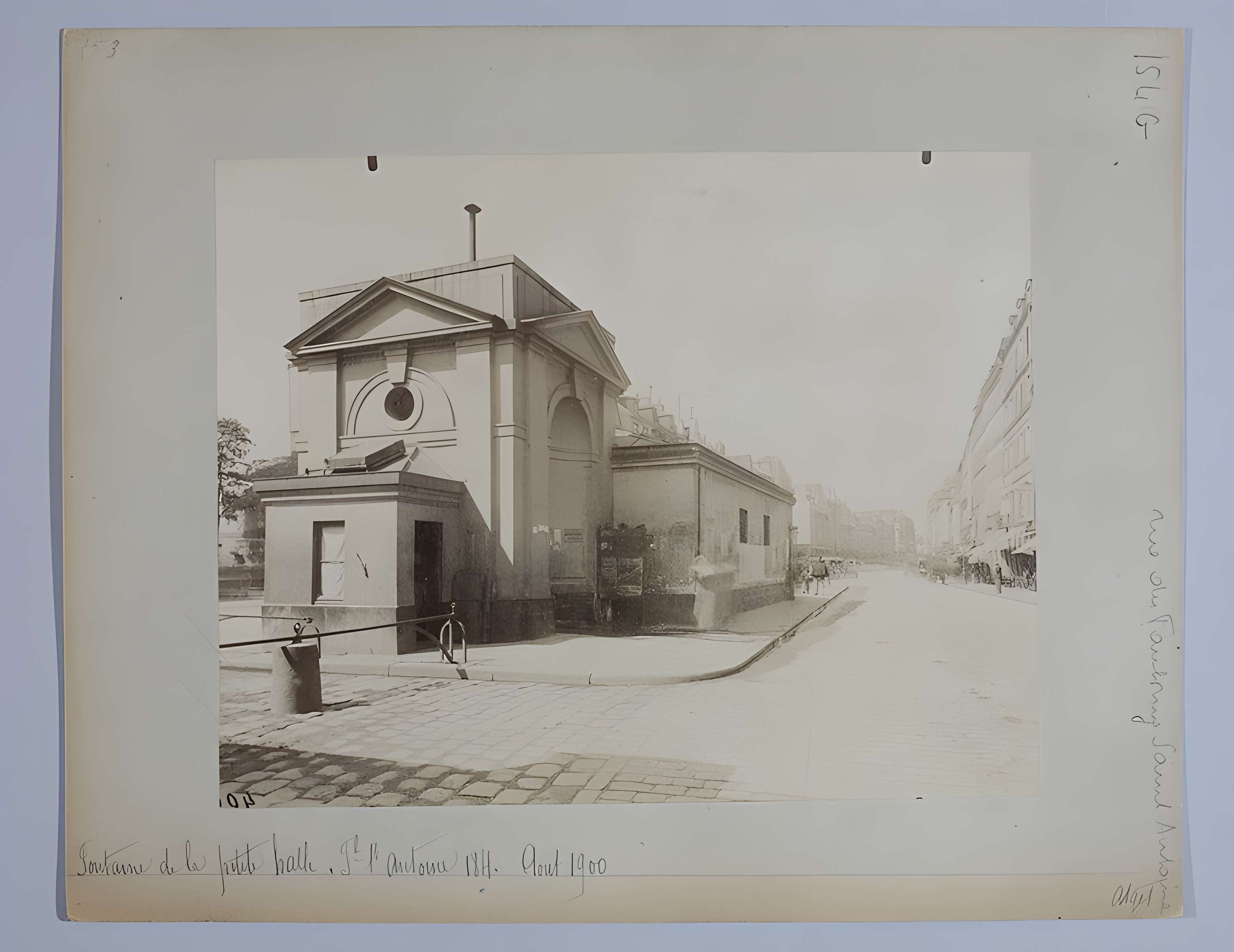Fontaine de la Petite-Halle ou Montreuil à Paris