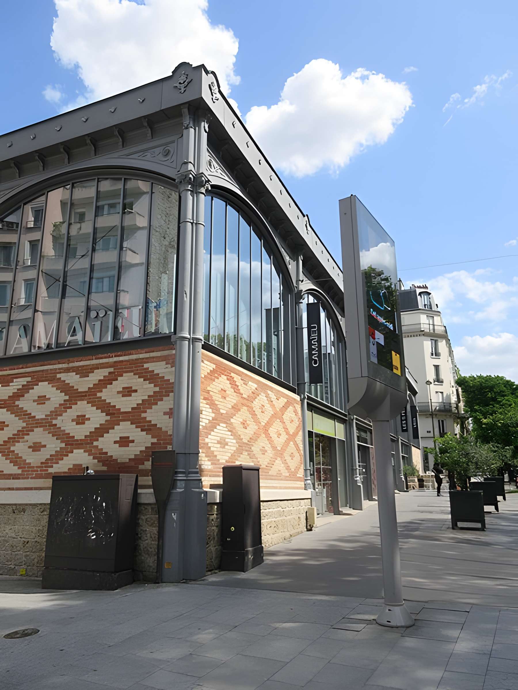 Halle Secrétan à Paris