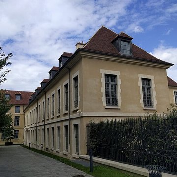 Hôpital Laennec à Paris