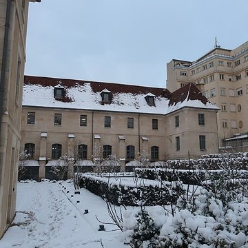 Hôpital Laennec à Paris