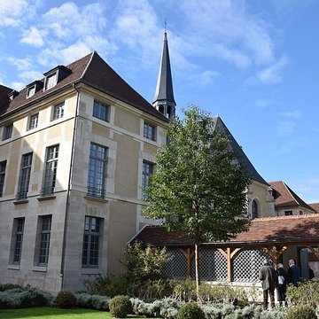 Hôpital Laennec à Paris