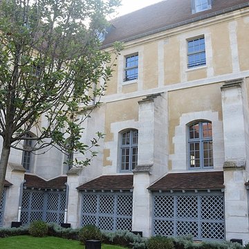 Hôpital Laennec à Paris