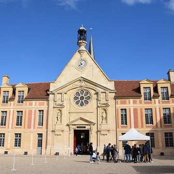 Hôpital Laennec à Paris