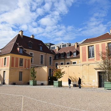 Hôpital Laennec à Paris