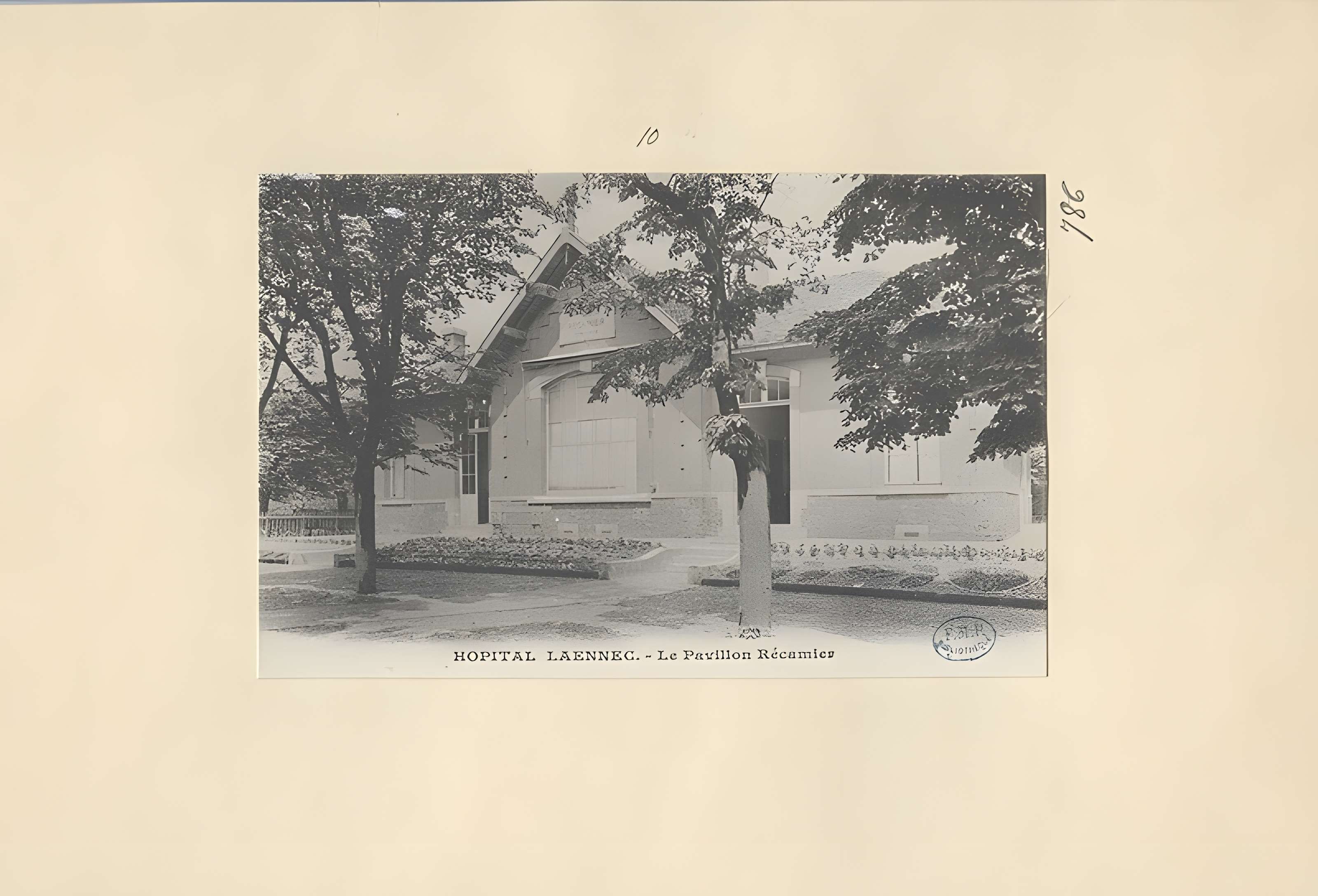 Hôpital Laennec à Paris