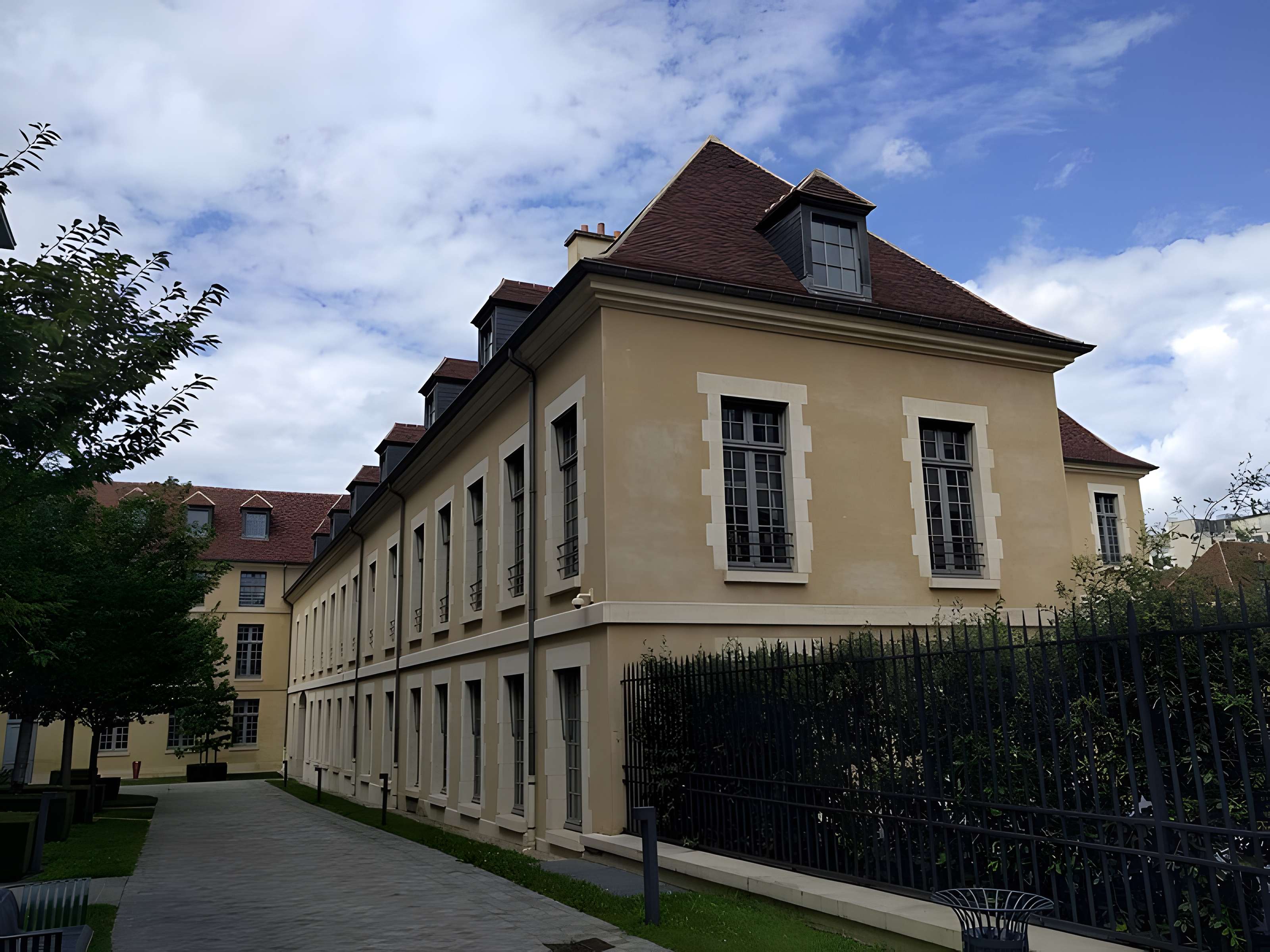 Hôpital Laennec à Paris