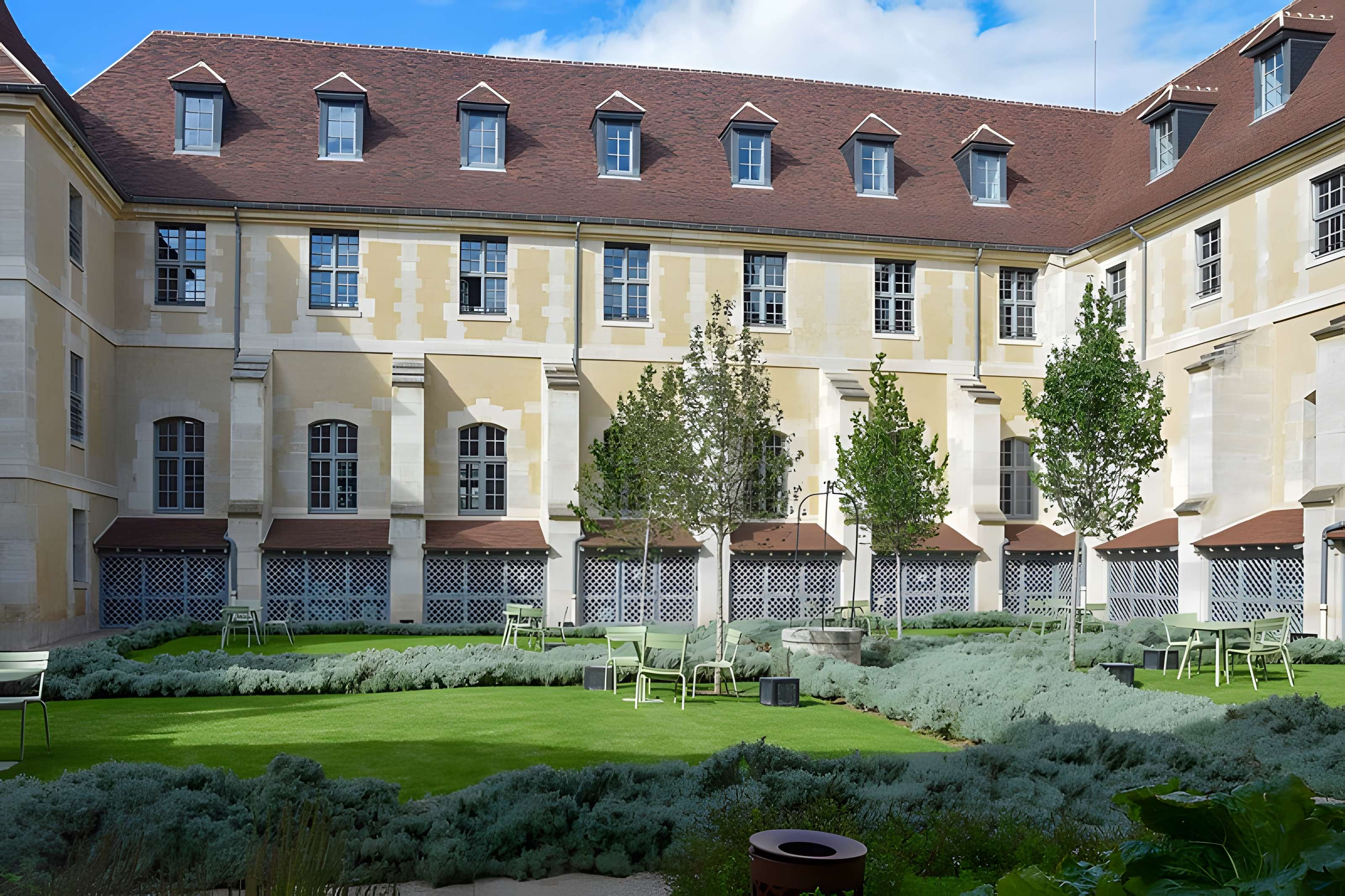 Hôpital Laennec à Paris