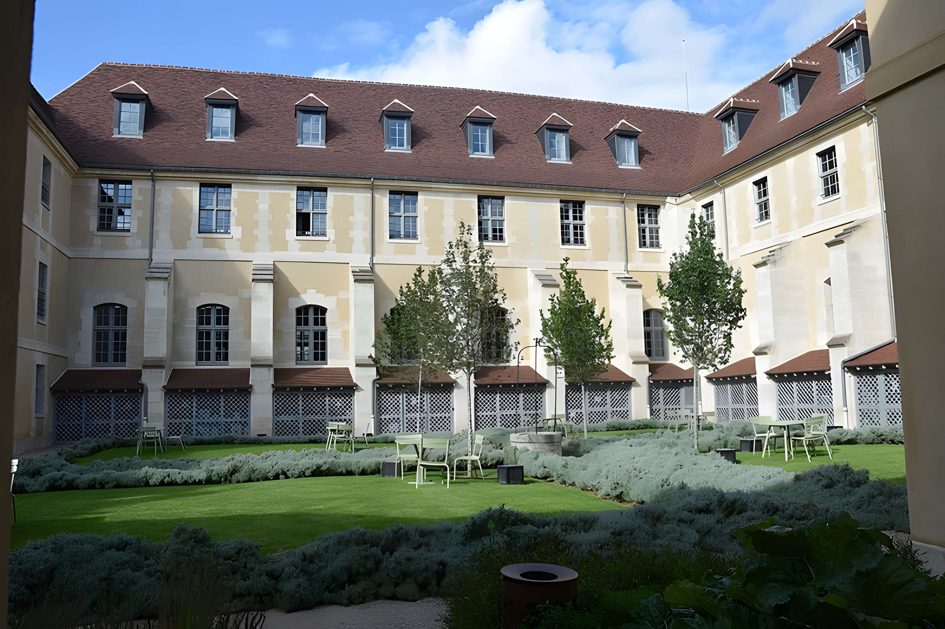 Hôpital Laennec à Paris