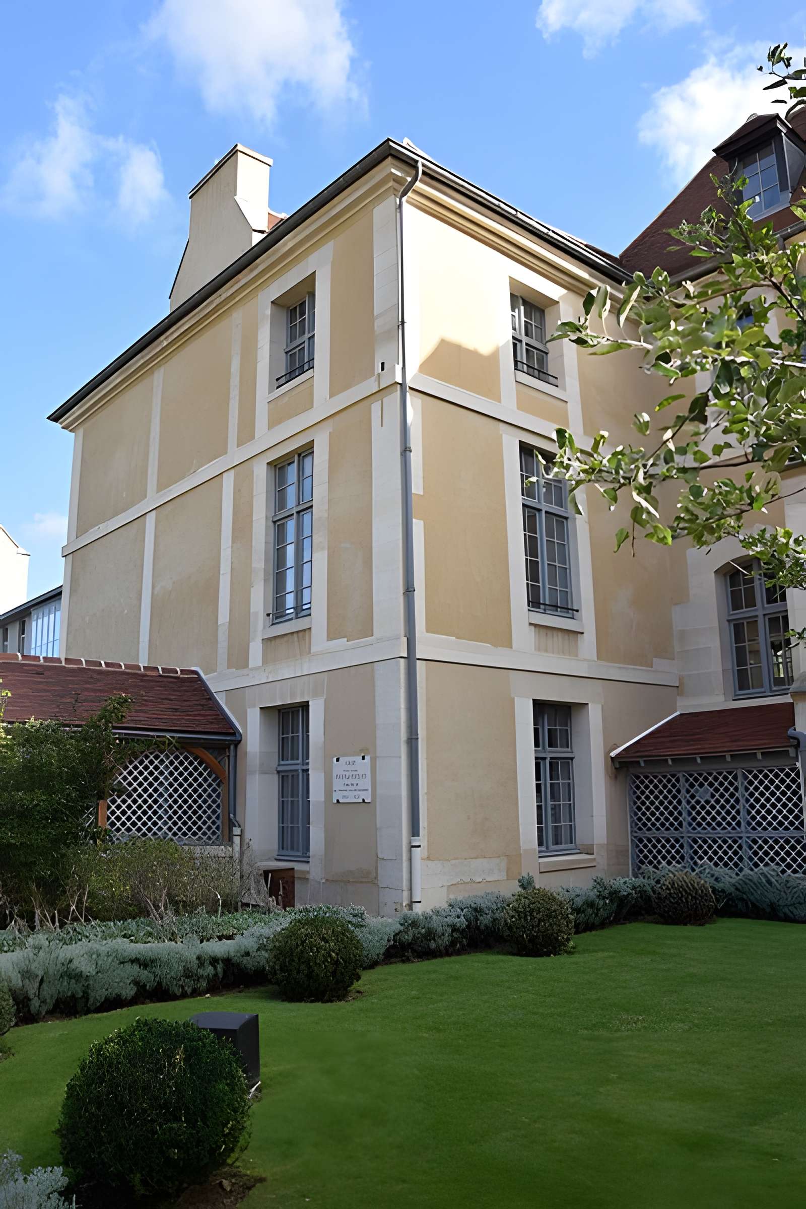Hôpital Laennec à Paris