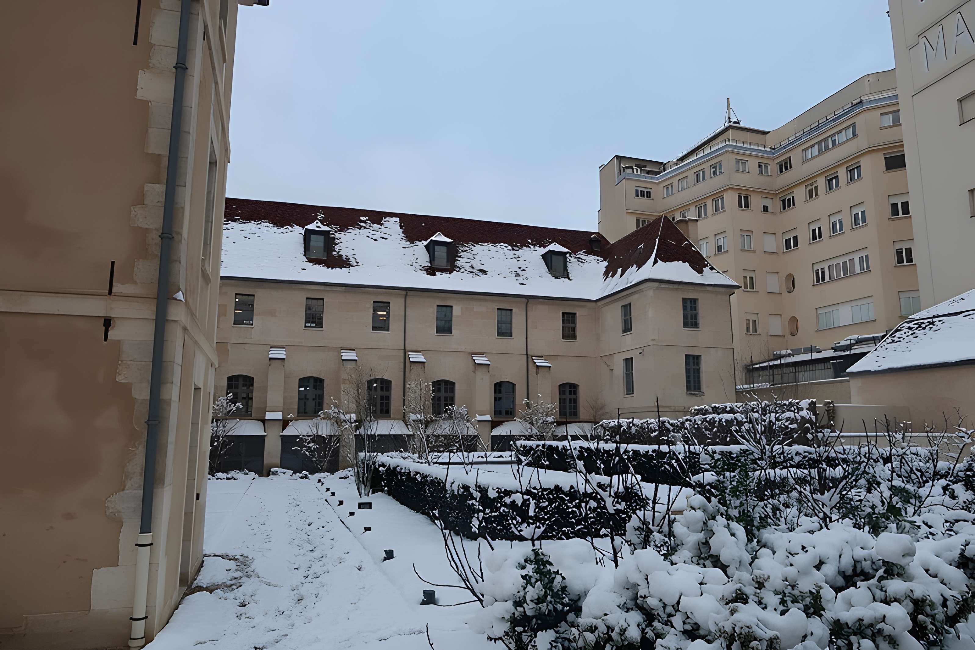 Hôpital Laennec à Paris