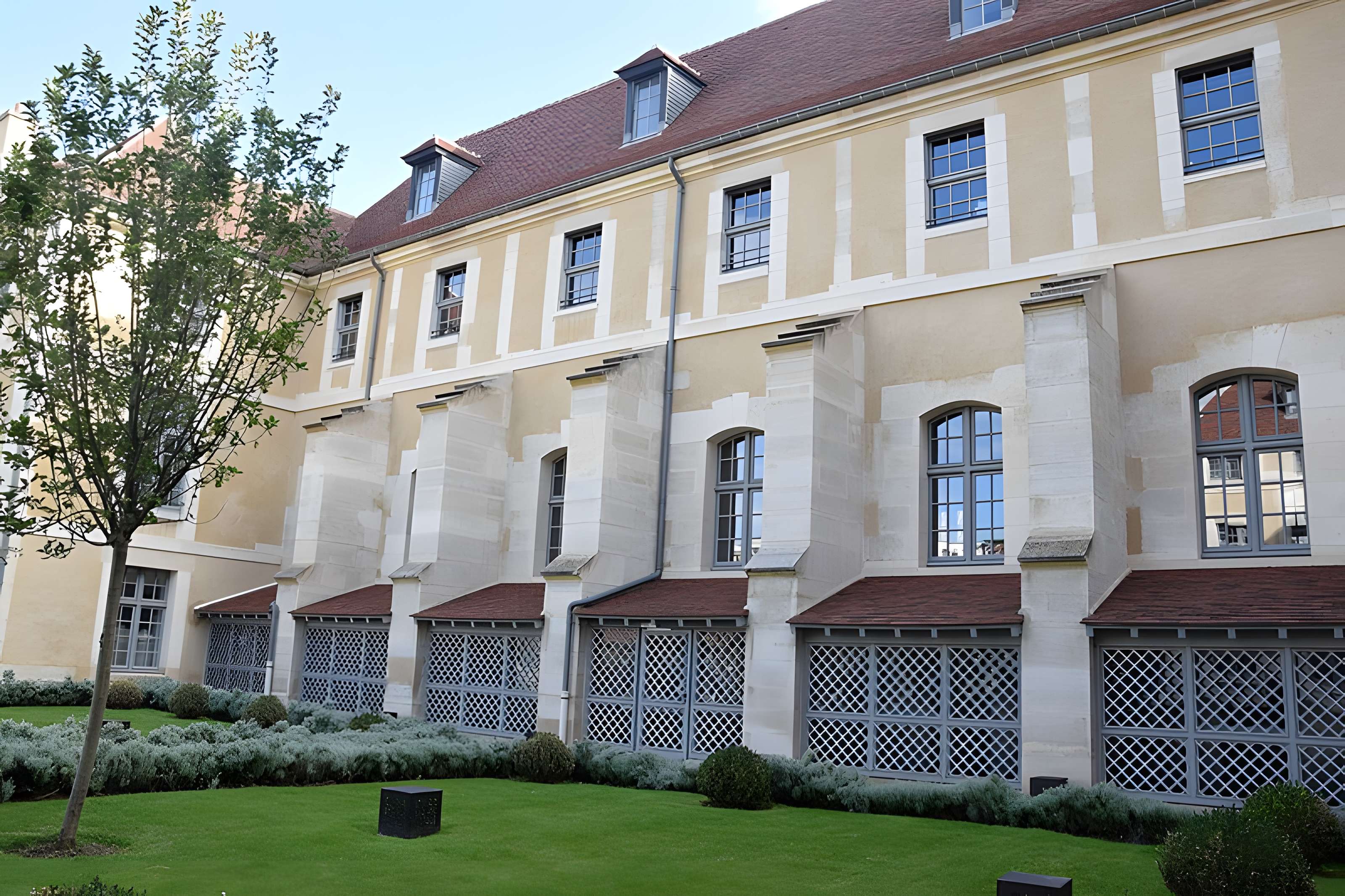 Hôpital Laennec à Paris