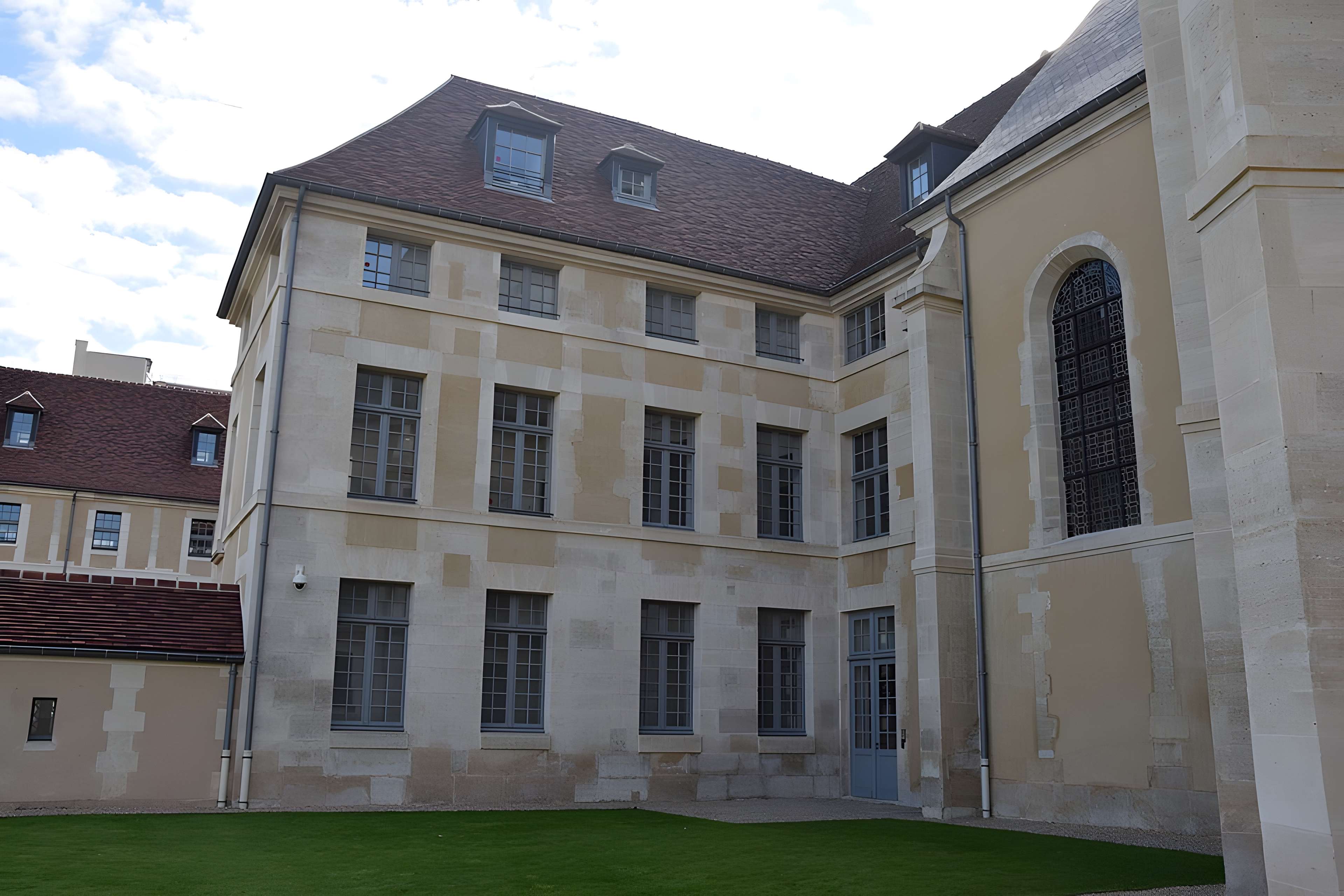 Hôpital Laennec à Paris