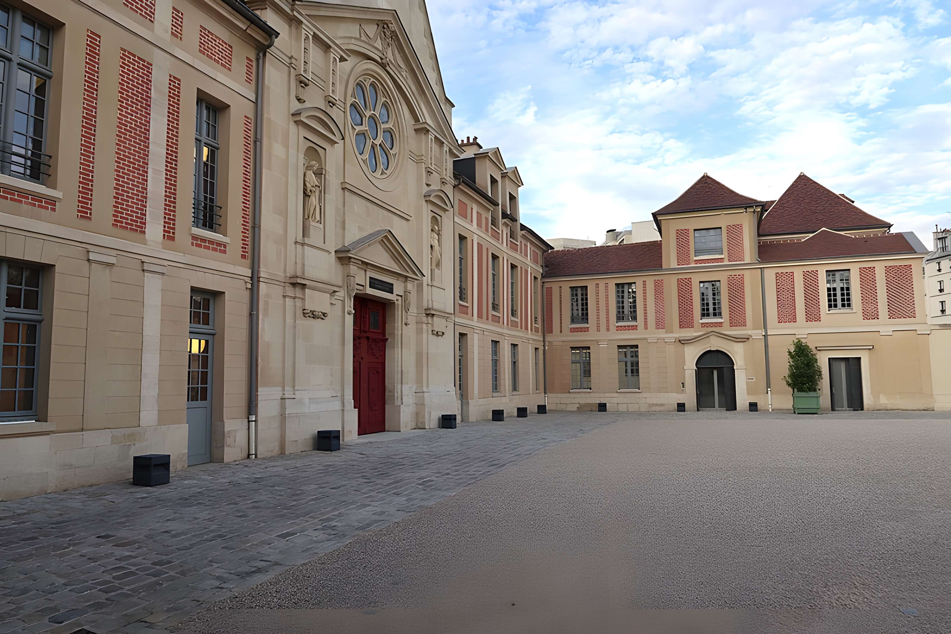 Hôpital Laennec à Paris
