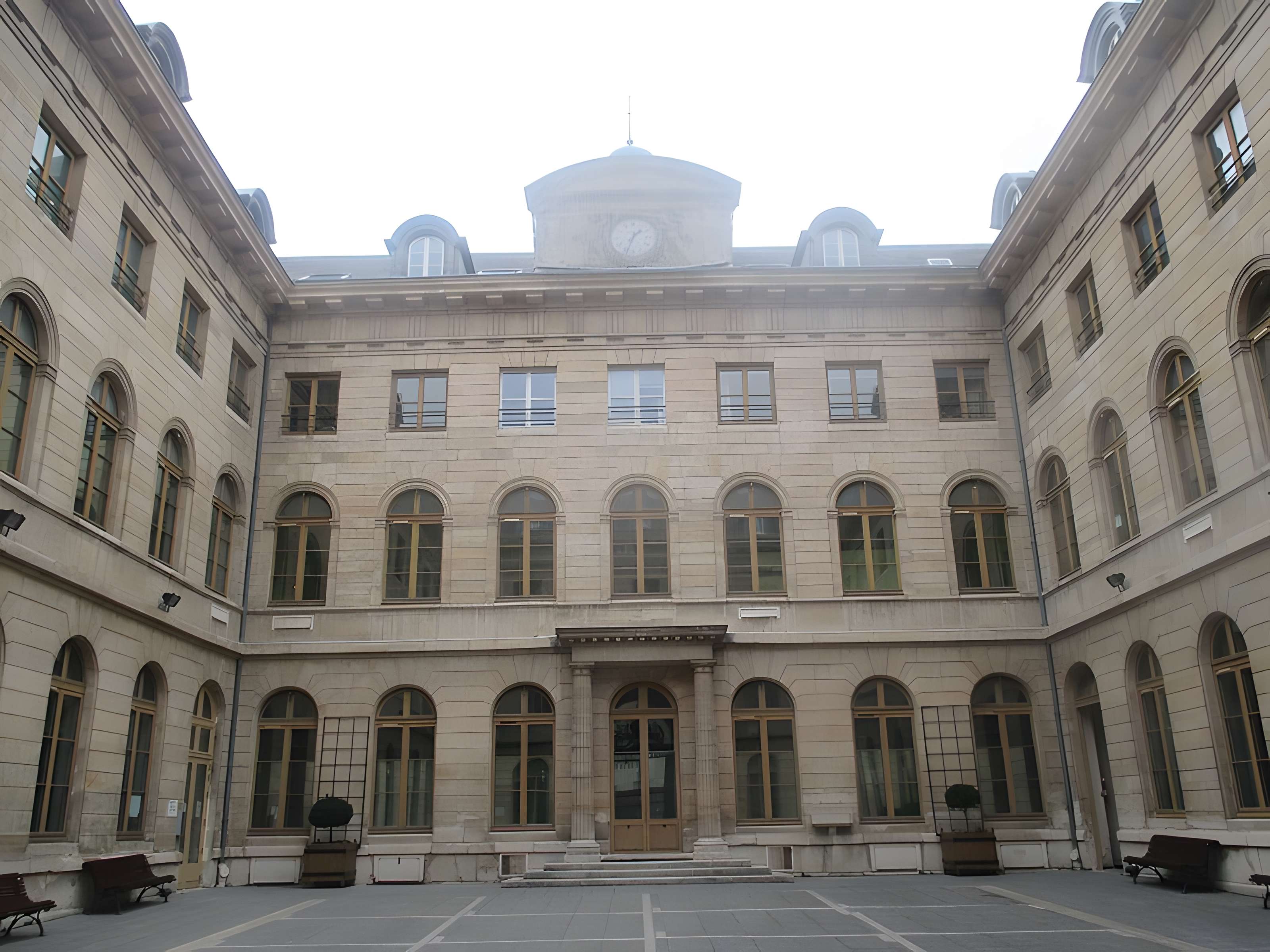 Hôpital Beaujon (ex) à Paris