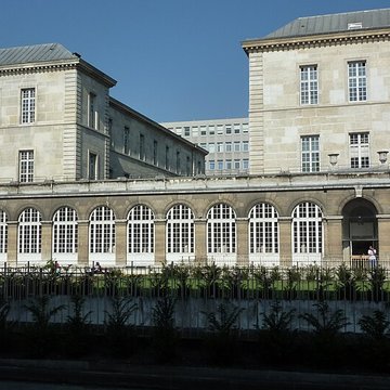 Hôpital Lariboisière à Paris