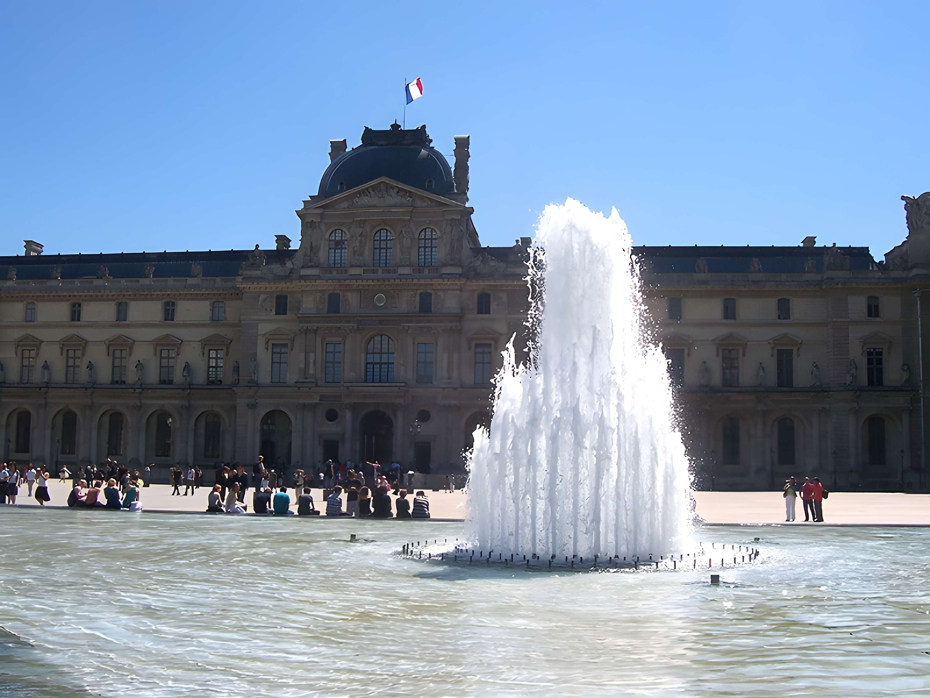 Palais du Louvre et jardin des Tuileries